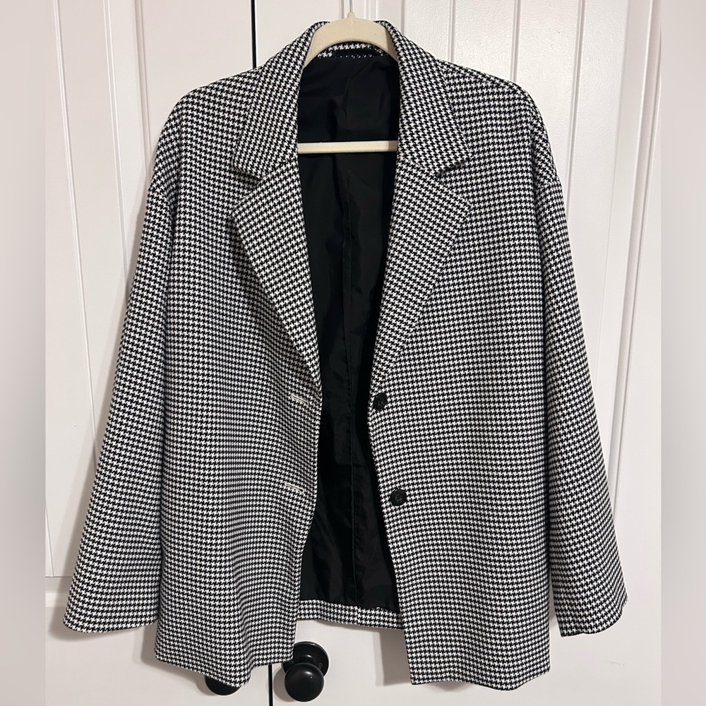 Black and White Houndstooth Blazer